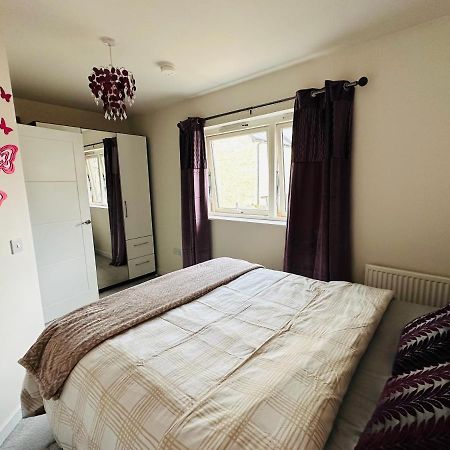 Modern 3 Bed Villa With Free Parking And Garden Close To City Center And Edinburgh Airport Eksteriør bilde