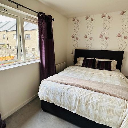 Modern 3 Bed Villa With Free Parking And Garden Close To City Center And Edinburgh Airport Eksteriør bilde