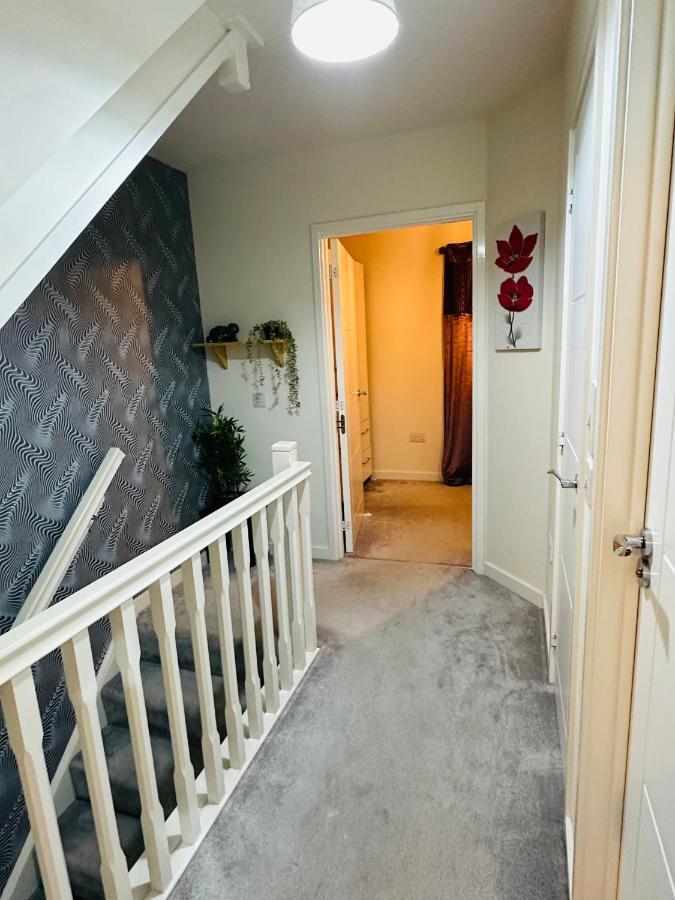 Modern 3 Bed Villa With Free Parking And Garden Close To City Center And Edinburgh Airport Eksteriør bilde