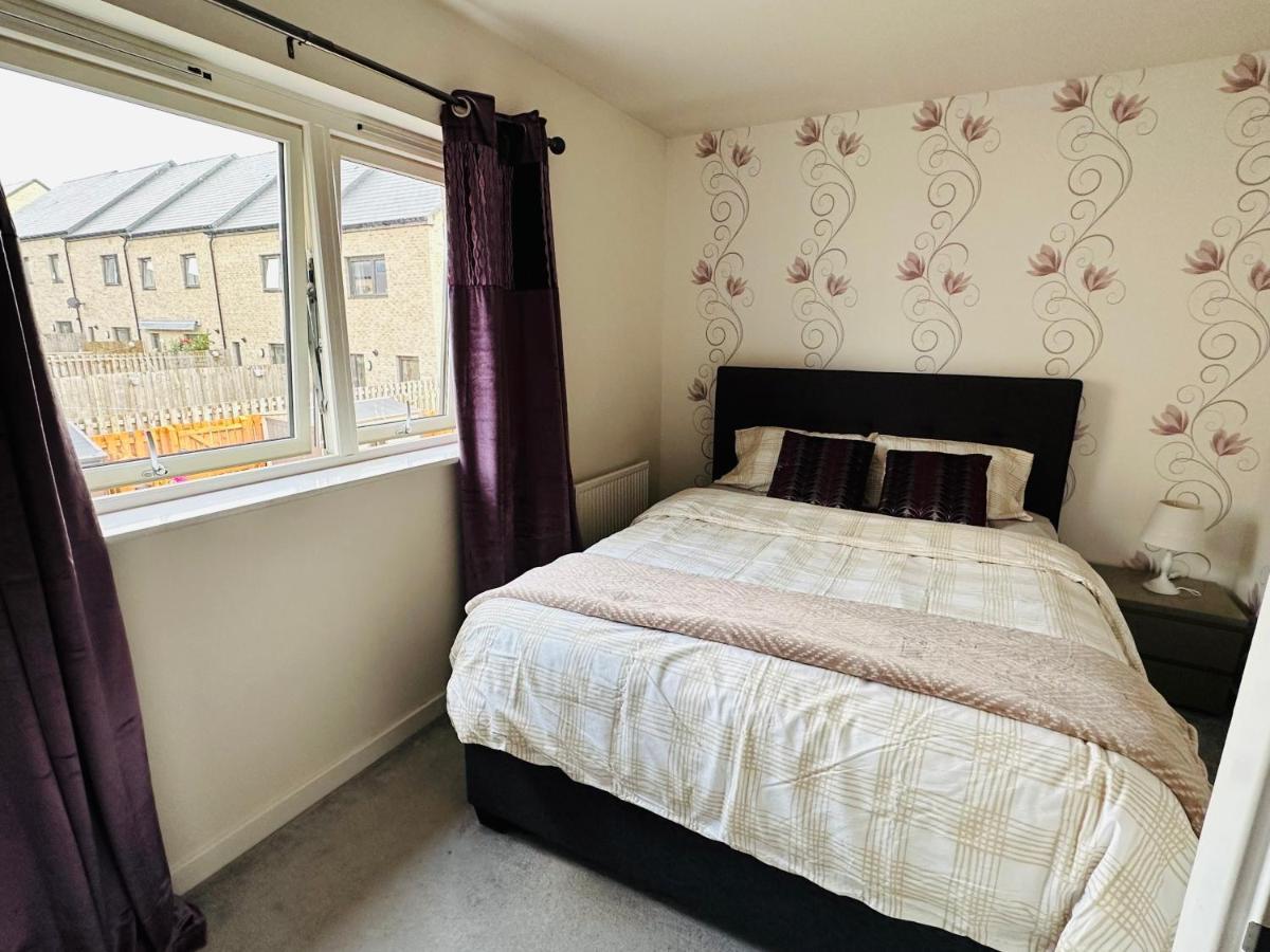 Modern 3 Bed Villa With Free Parking And Garden Close To City Center And Edinburgh Airport Eksteriør bilde