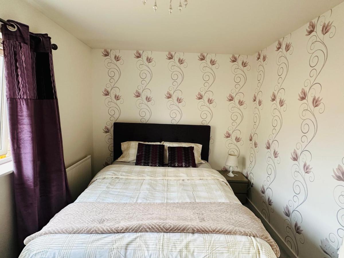 Modern 3 Bed Villa With Free Parking And Garden Close To City Center And Edinburgh Airport Eksteriør bilde