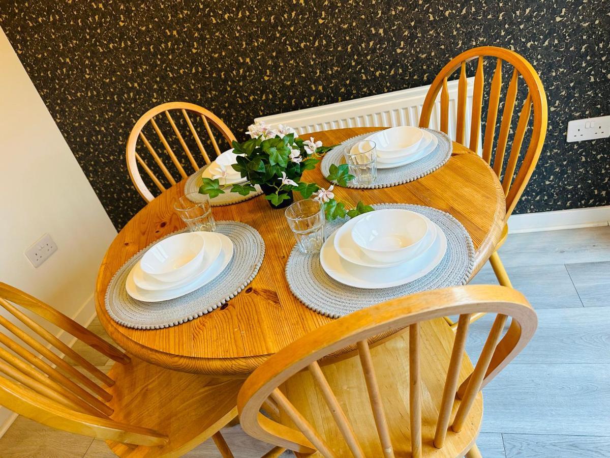 Modern 3 Bed Villa With Free Parking And Garden Close To City Center And Edinburgh Airport Eksteriør bilde