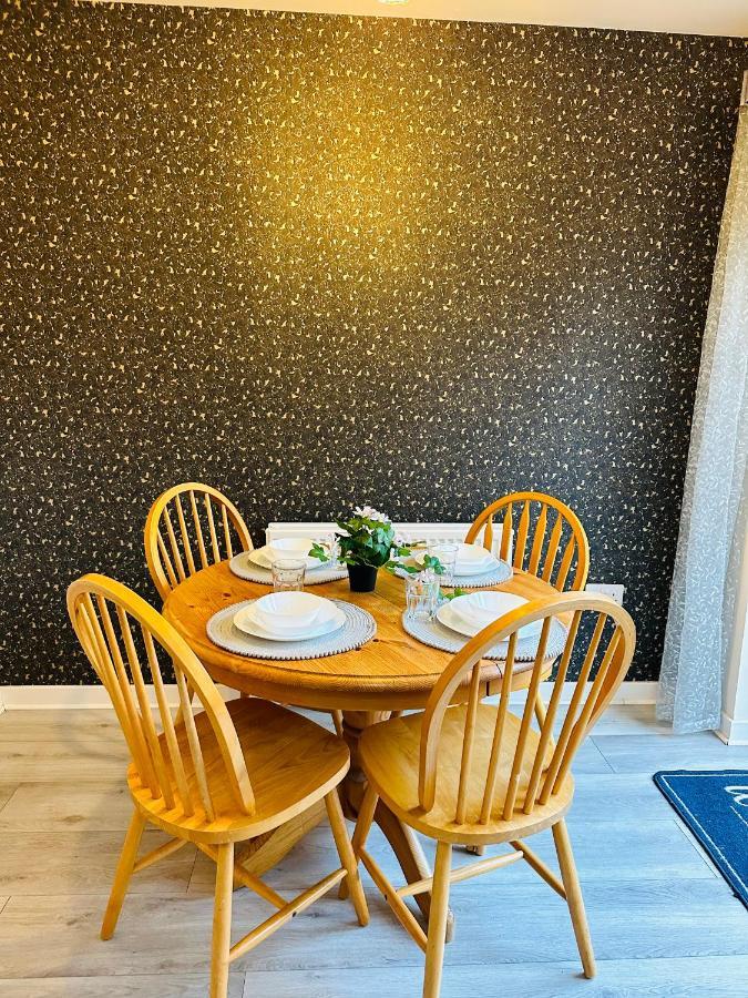 Modern 3 Bed Villa With Free Parking And Garden Close To City Center And Edinburgh Airport Eksteriør bilde